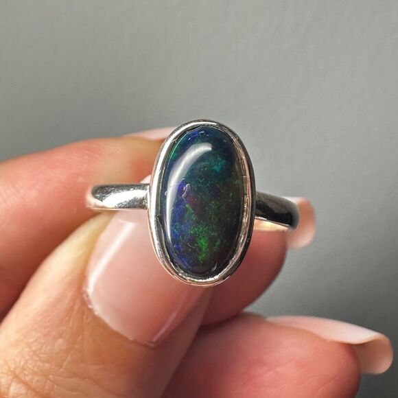 NWOT 6x12mm Ethiopian Opal Cabochon Solitaire Ring in Sterling Silver! - Picture 1 of 9